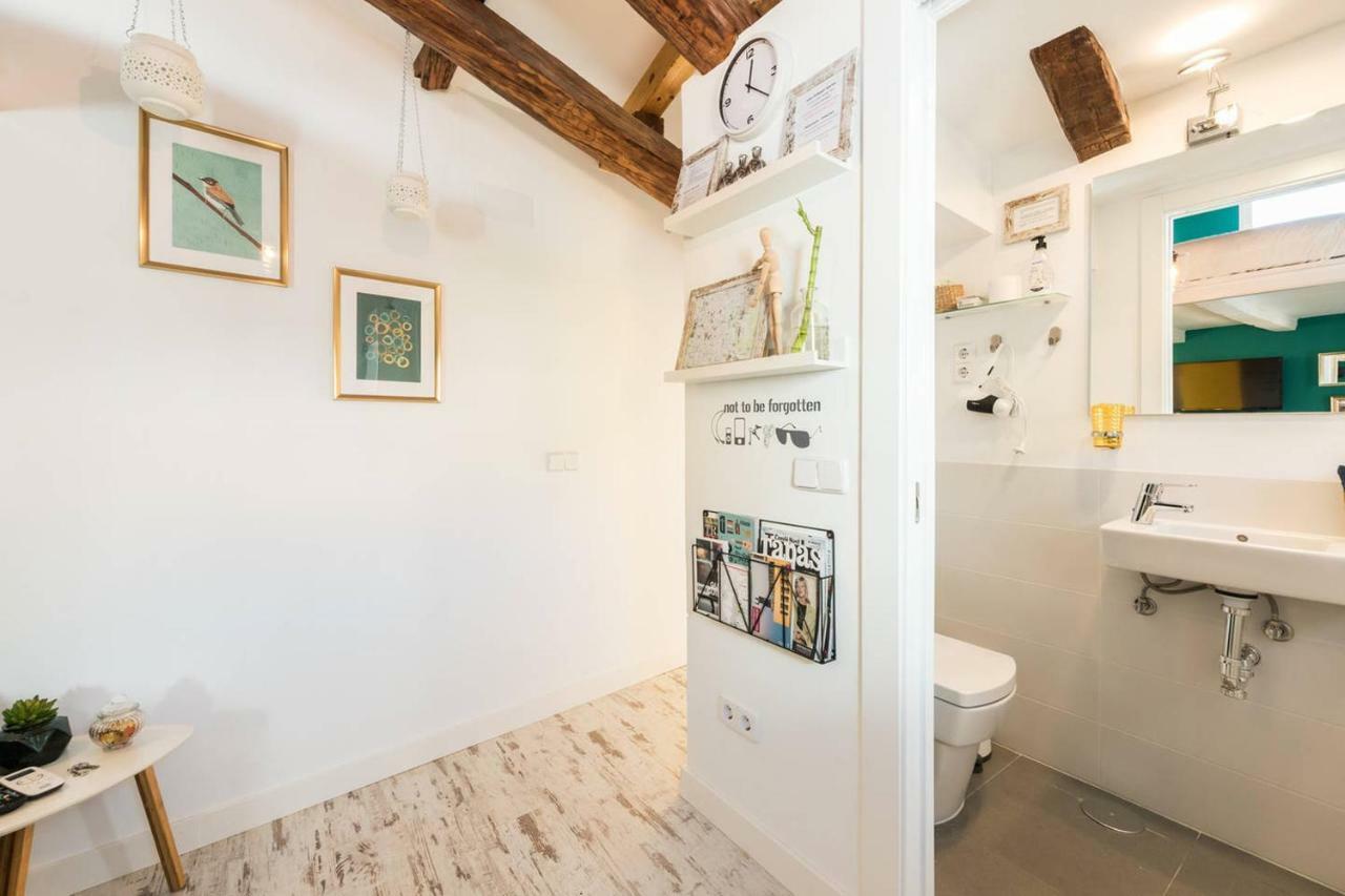 Buhardilla En Calle Amparo-Lavapies มาดริด ภายนอก รูปภาพ